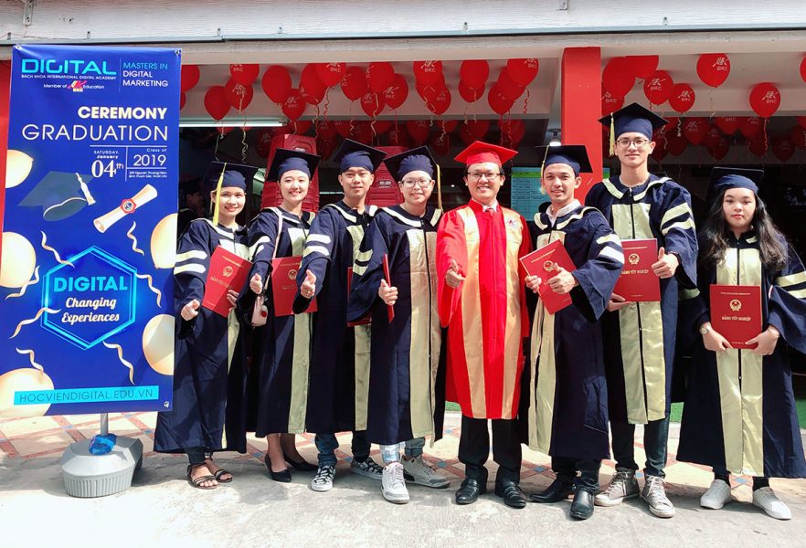 tốt nghiệp học digital marketing