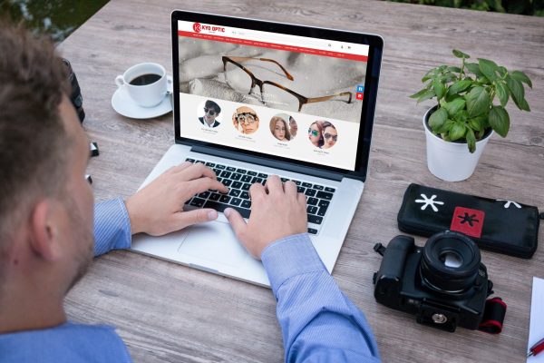 website mắt kính Kyo Optic